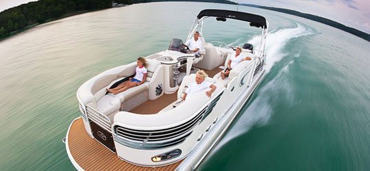 New design, comfort and speed in pontoons.