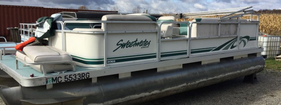 1996 20′ Sweetwater Pontoon (No Motor)