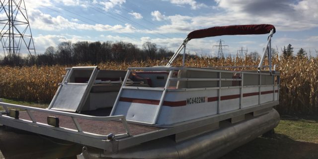 1990 22′ Crest Pontoon (No Motor)