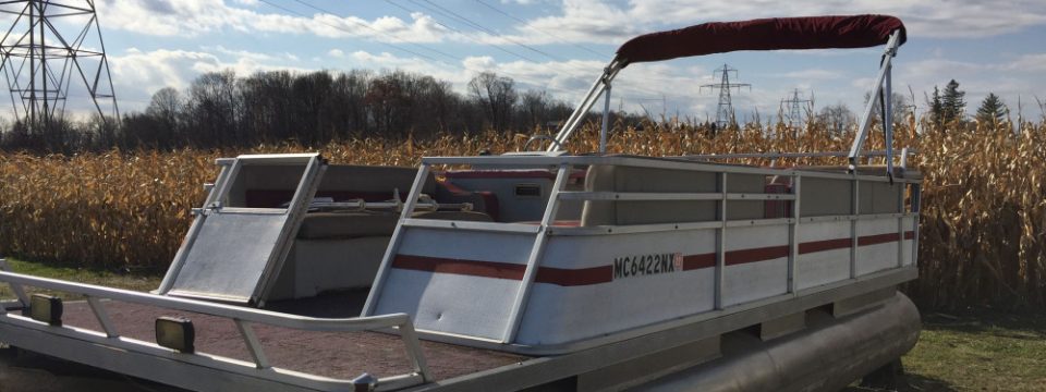 1990 22′ Crest Pontoon (No Motor)