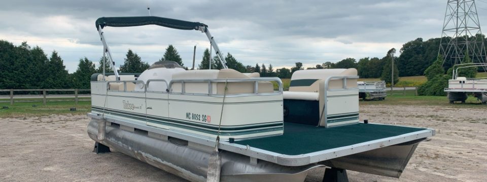 2004 20′ Tahoe Pontoon 40hp Mercury