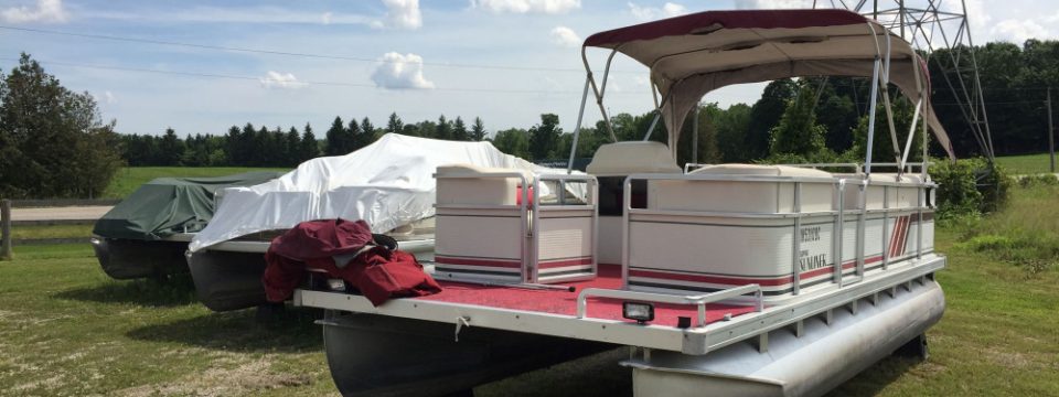 1995 20′ Harris Pontoon 40hp Evinrude